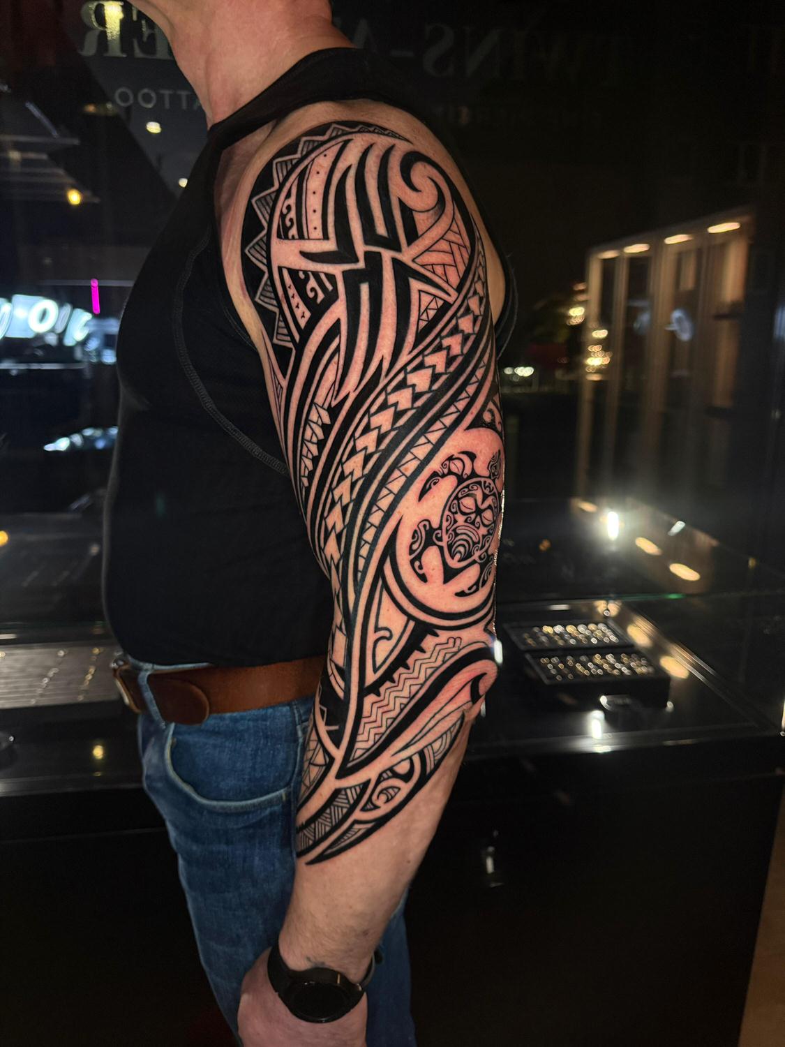 Geometrie und Ornamente Tattoo Hamburg – TWINS-ATELIER